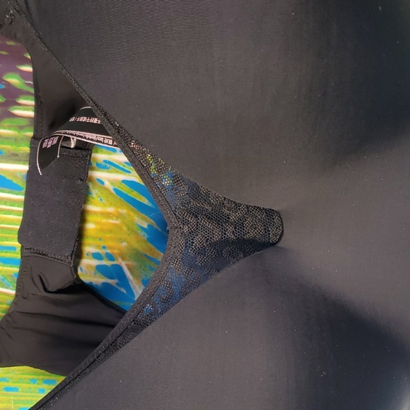 Victoria's Secret Bra. Size 38DD - Picture 2 of 6